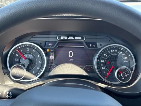 New 2026 RAM 1500 Express AWD/4WD image 17