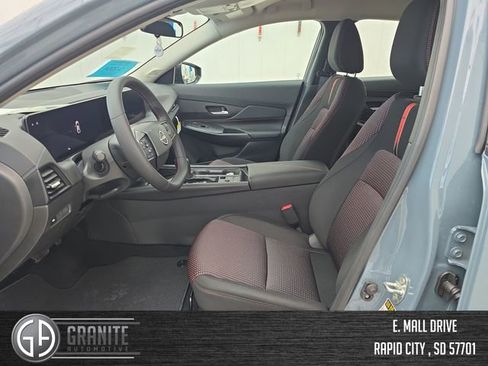 New 2026 Nissan Sentra SR FWD image 9