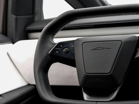 Used 2024 Tesla Cybertruck AWD Crew Cab image 14