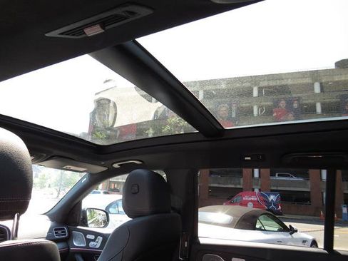 Used 2022 Mercedes-Benz GLS 450 4MATIC image 25