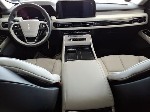 New 2025 Lincoln Aviator Reserve w/ Illumination Package AWD/4WD image 10