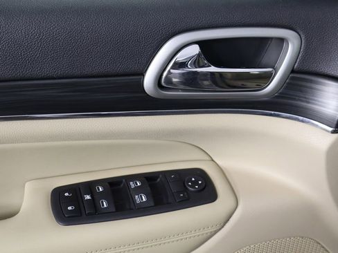 Used 2019 Jeep Grand Cherokee Limited w/ Trailer Tow Group IV image 22