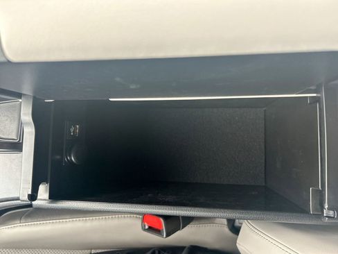Used 2024 Lexus UX 250h FWD w/ Premium Package image 18