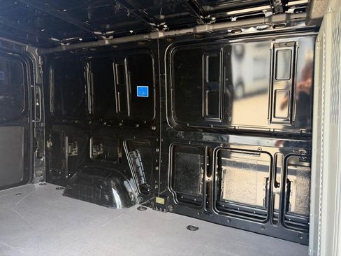 Used 2022 Mercedes-Benz Sprinter 2500 image 24