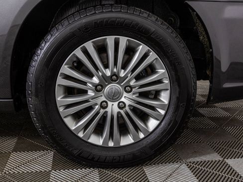 Used 2016 Chrysler Town & Country Touring-L w/ Driver Convenience Group image 53