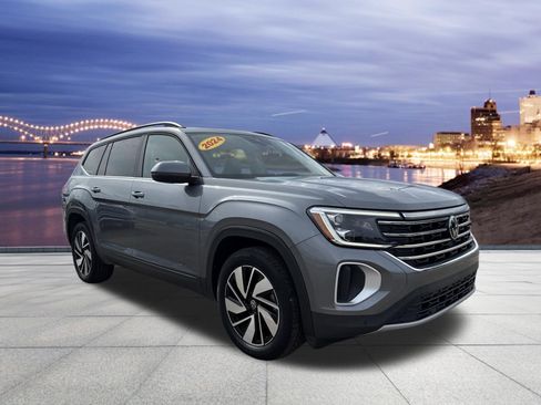 Used 2024 Volkswagen Atlas SE AWD/4WD image 4
