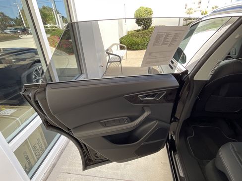 Used 2023 Audi Q8 Prestige image 23