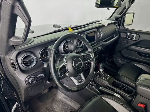 Used 2018 Jeep Wrangler Unlimited Sahara w/ Cold Weather Group AWD/4WD image 13