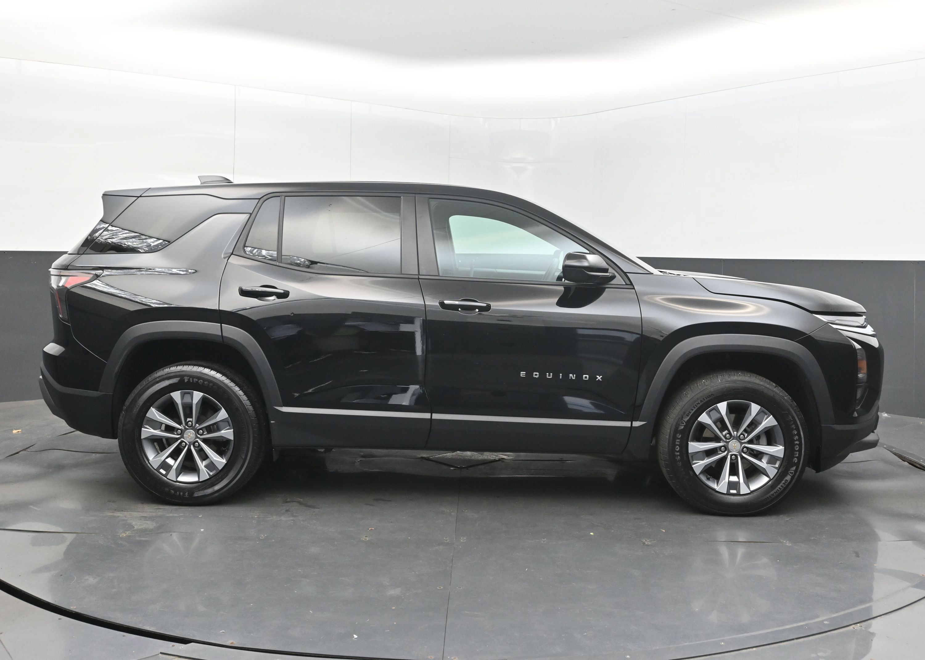 Used 2026 Chevrolet Equinox LT FWD image 10