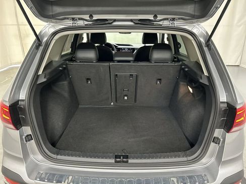 Certified 2023 Volkswagen Taos SE w/ Black Wheel Package image 21