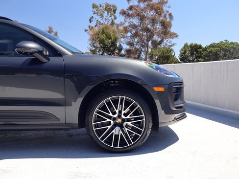 Certified 2026 Porsche Macan AWD/4WD image 11