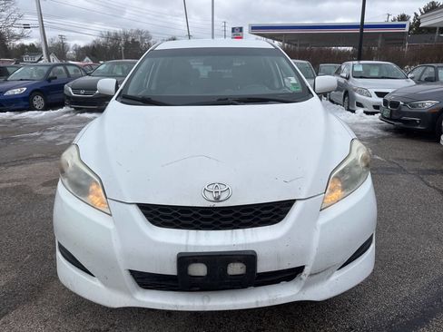 Used 2009 Toyota Matrix image 2
