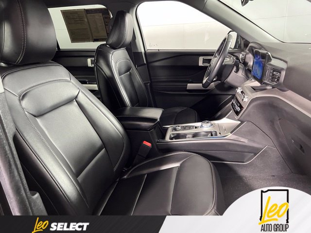 Used 2023 Ford Explorer XLT w/ Equipment Group 202A AWD/4WD image 16