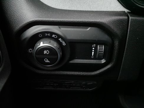 Used 2025 Jeep Gladiator Sport AWD/4WD image 27