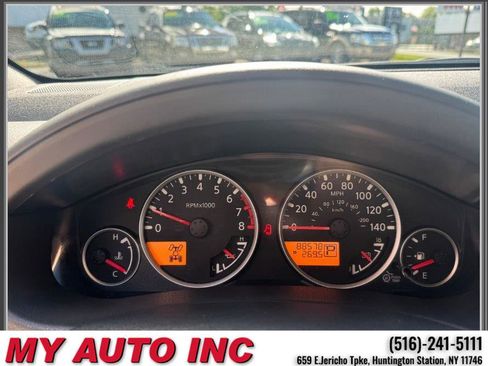 Used 2011 Nissan Pathfinder LE w/ Navigation Pkg AWD/4WD image 21