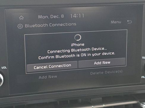 Used 2024 Kia Carnival LX image 5