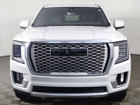 Used 2021 GMC Yukon Denali w/ Denali Premium Package image 20