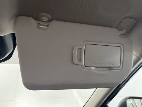 Used 2024 Nissan Rogue S AWD/4WD image 75