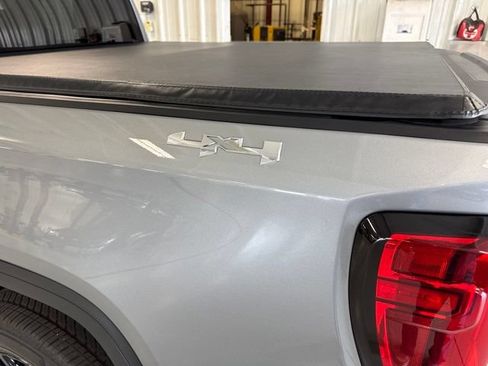 Used 2025 GMC Sierra 1500 Elevation AWD/4WD image 8