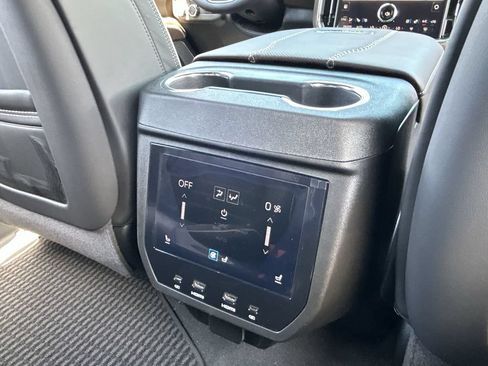 New 2026 GMC Yukon Denali Ultimate AWD/4WD image 22