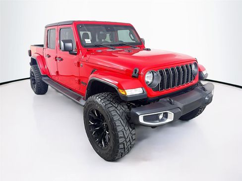 Used 2024 Jeep Gladiator Sport image 1