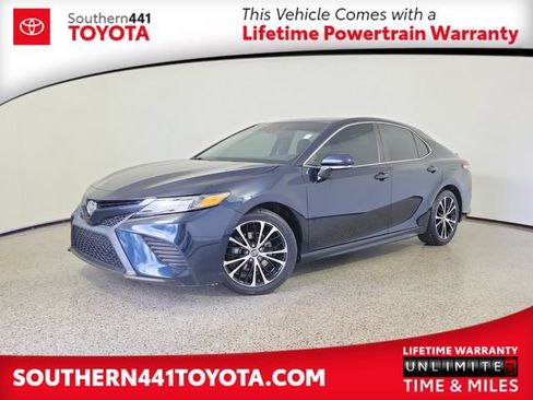 Used 2020 Toyota Camry SE w/ Convenience Package FWD image 1