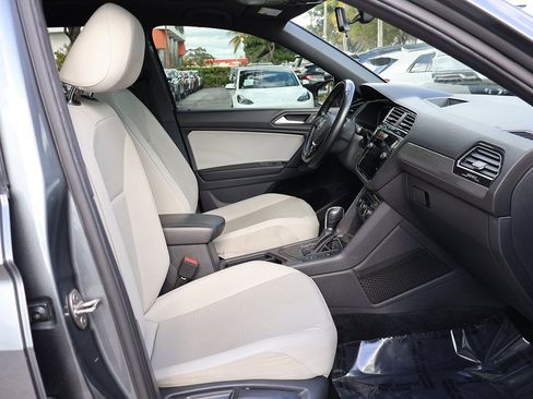Used 2019 Volkswagen Tiguan SEL Premium R-Line image 34