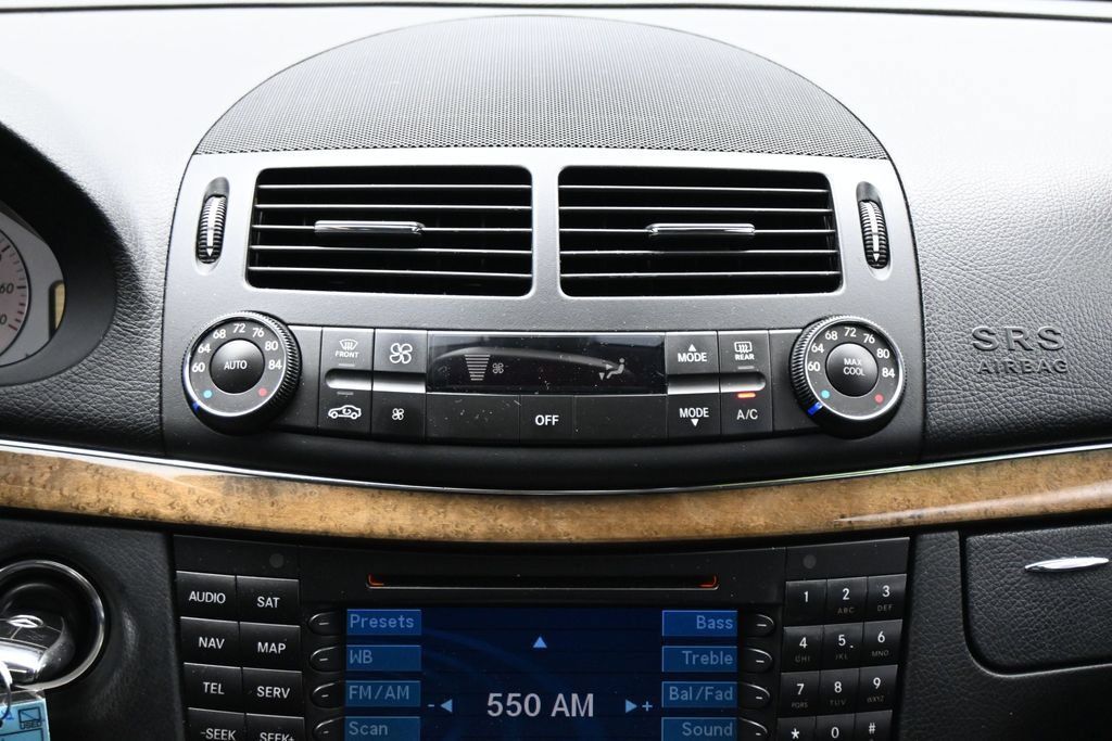 Used 2008 Mercedes-Benz E 350 4MATIC Sedan image 23