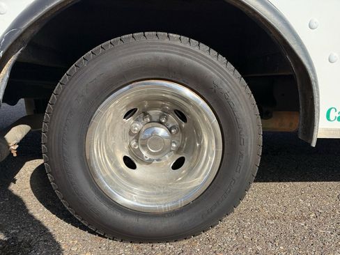 Used 2021 Ford E-350 and Econoline 350 Super Duty w/ Power Windows & Locks Group image 21