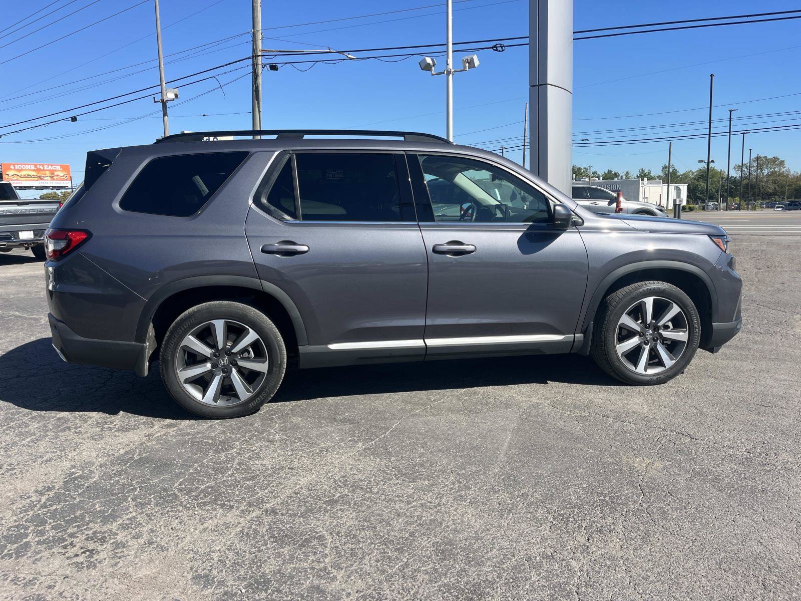 Used 2023 Honda Pilot Elite image 8