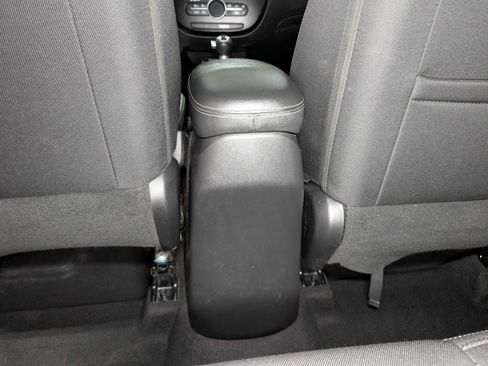 Used 2017 Kia Soul + FWD image 20
