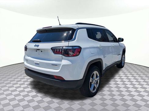 Used 2024 Jeep Compass Latitude AWD/4WD image 3
