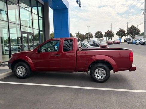 Used 2019 Nissan Frontier S RWD image 2