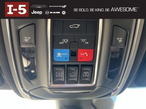 New 2025 Jeep Grand Cherokee Limited w/ Luxury Tech Group II image 20