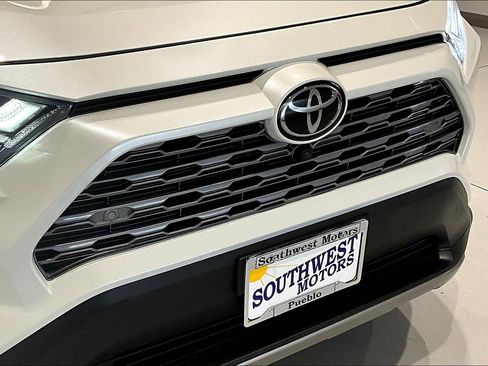 Used 2022 Toyota RAV4 Limited image 32