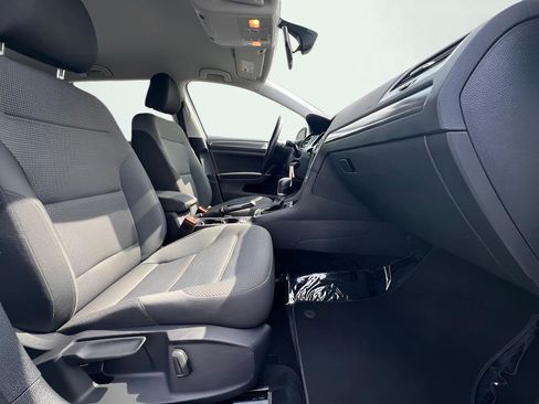 Used 2019 Volkswagen Golf S AWD/4WD image 30