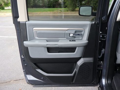 Used 2020 RAM 1500 Classic SLT RWD image 24