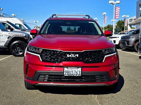 Used 2022 Kia Sorento S FWD image 2