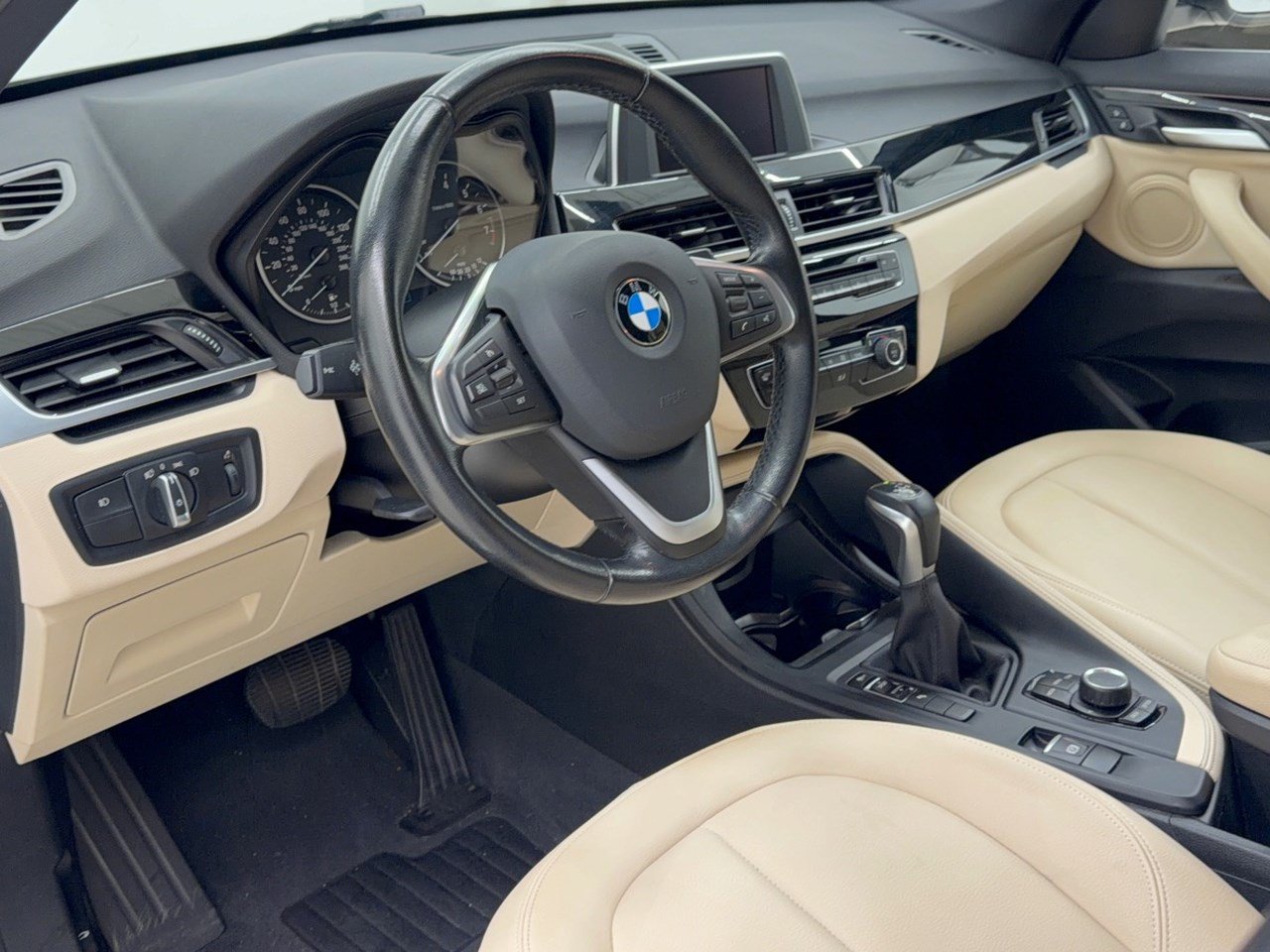 Used 2018 BMW X1 sDrive28i FWD image 4
