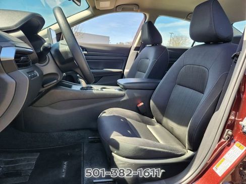 Certified 2025 Nissan Altima 2.5 SV FWD image 9