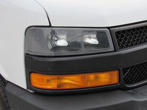Used 2021 Chevrolet Express 3500 w/ Power Convenience Package RWD image 11