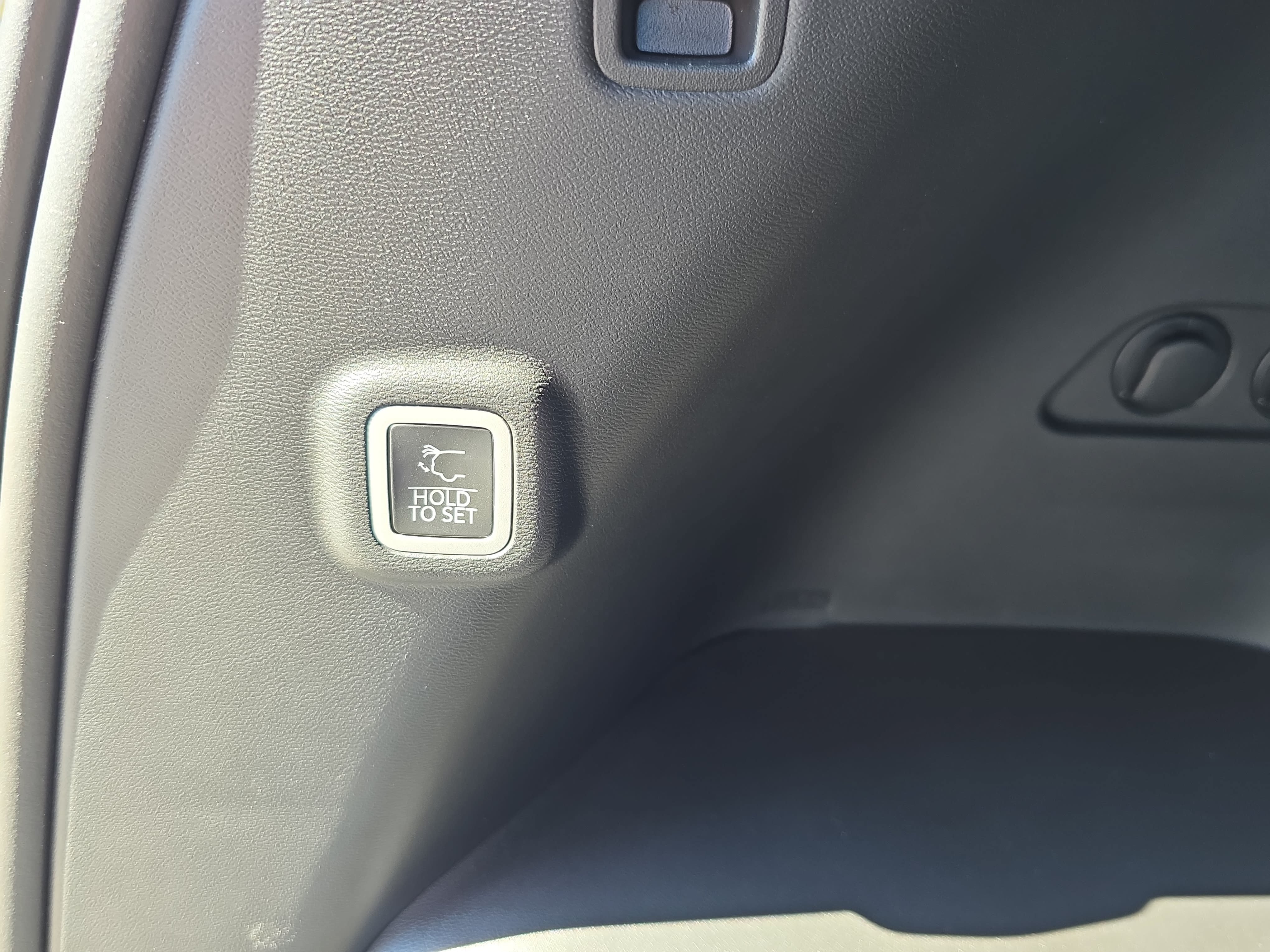 Used 2026 Jeep Cherokee Overland w/ Advanced Pro Tech Group AWD/4WD image 11