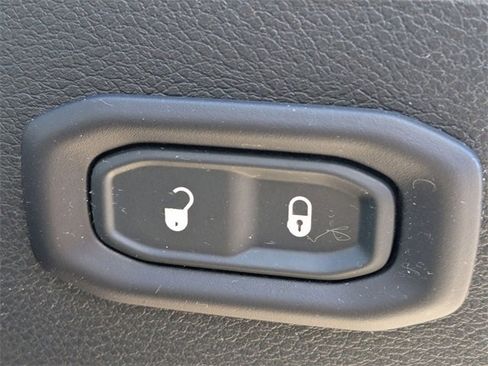 Used 2019 Jeep Wrangler Unlimited Sport S image 31