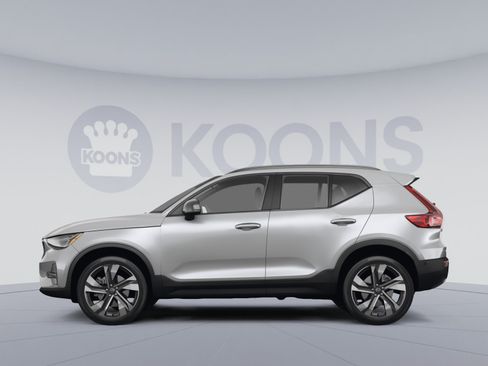 Used 2023 Volvo XC40 B5 Plus w/ Protection Package Premier AWD/4WD image 2