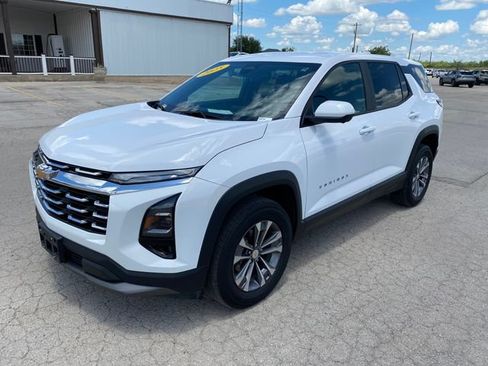 Used 2025 Chevrolet Equinox LT w/ Safety and Technology Package FWD image 2