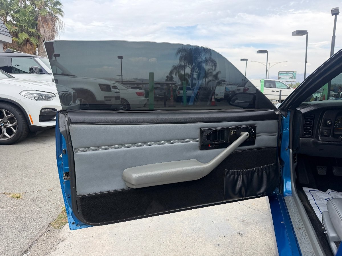 Used 1992 Chevrolet Camaro Z28 RWD image 11