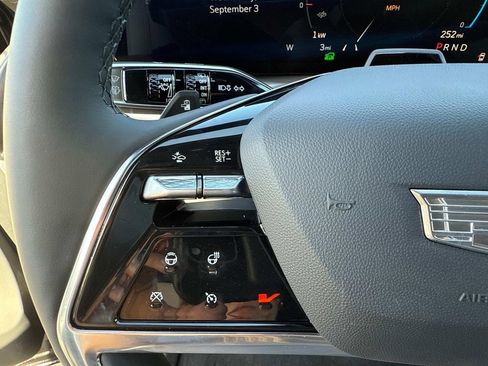 New 2026 Cadillac Vistiq Luxury image 30