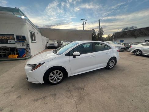 Used 2022 Toyota Corolla LE FWD image 21