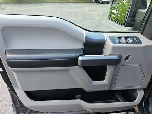 Used 2016 Ford F150 XLT w/ Equipment Group 302A Luxury AWD/4WD image 20