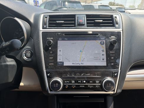 Used 2019 Subaru Outback 2.5i Limited AWD/4WD image 19